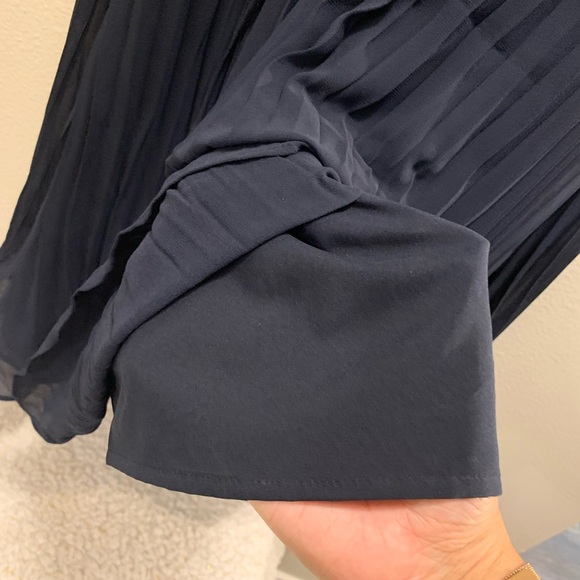 Banana Republic Navy blue sleeveless pleated midi dress size petite large - Picture 6 of 9